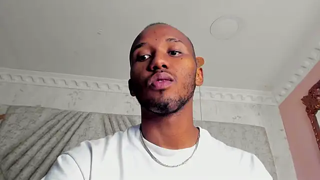 Snapshot of JamesParck chatting on 03/01/25, 03:05 JamesParck online show from 03/01/25, 03:05