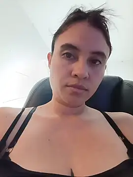 Snapshot of keelly_richaardson1 chatting on 11/21/25, 09:13 keelly richaardson1 online show from 11/21/25, 09:13