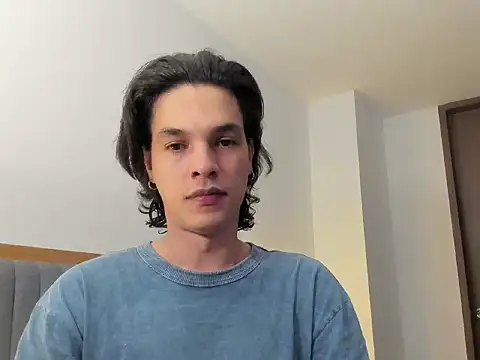 uglycoyote18 online show from 04/26/26, 10:35