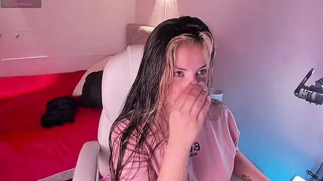 brandy sweet  online show from 03/18/25, 12:36