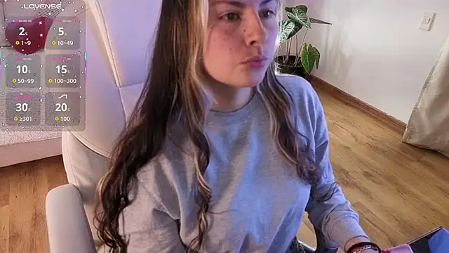 brandy sweet  online show from 10/04/25, 02:04