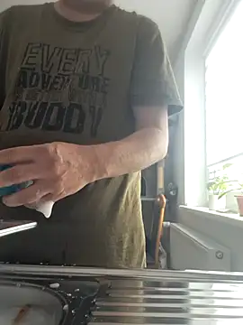 Snapshot of ShyBoy1982 chatting on 09/30/25, 11:04 ShyBoy1982 online show from 09/30/25, 11:04