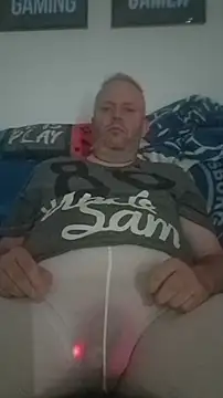 Snapshot of ShyBoy1982 chatting on 11/02/25, 12:13 ShyBoy1982 online show from 11/02/25, 12:13