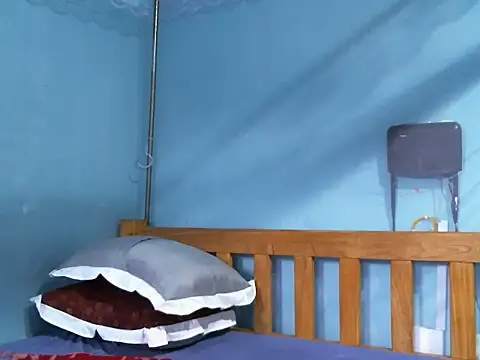 cocolicky online show from 09/29/25, 01:49