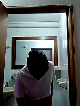 Snapshot of Leslly_ chatting on 01/11/25, 02:09 Leslly online show from 01/11/25, 02:09