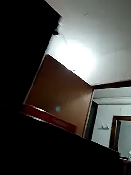 Snapshot of Leslly_ chatting on 01/14/25, 09:02 Leslly online show from 01/14/25, 09:02