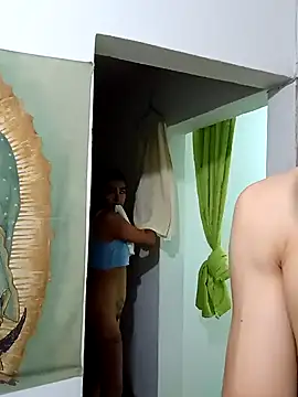 Snapshot of Leslly_ chatting on 01/27/25, 12:26 Leslly online show from 01/27/25, 12:26