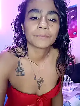 Snapshot of Leslly_ chatting on 02/15/25, 06:44 Leslly online show from 02/15/25, 06:44