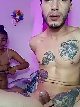 Snapshot of Leslly_ chatting on 02/16/25, 12:43 Leslly online show from 02/16/25, 12:43