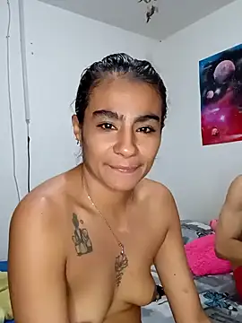 Snapshot of Leslly_ chatting on 02/17/25, 02:04 Leslly online show from 02/17/25, 02:04