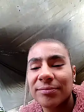 Snapshot of Leslly_ chatting on 03/03/25, 12:05 Leslly online show from 03/03/25, 12:05