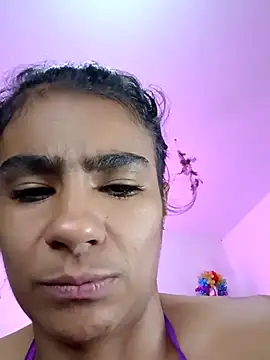 Snapshot of Leslly_ chatting on 03/18/25, 10:14 Leslly online show from 03/18/25, 10:14