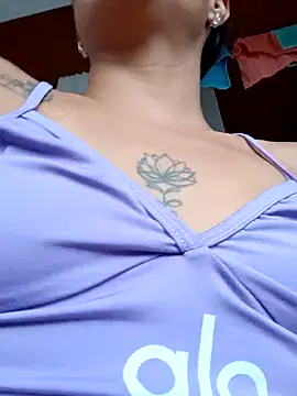 Leslly  online show from 04/15/26, 07:58