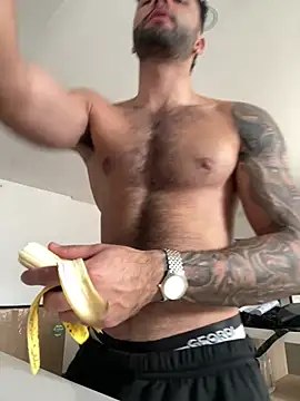 Snapshot of Derek_w chatting on 02/01/25, 04:22 Derek w online show from 02/01/25, 04:22