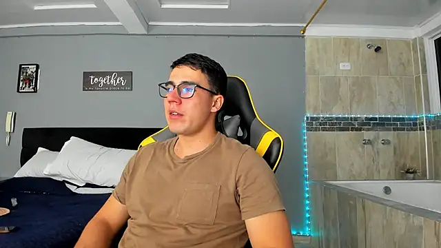 owengray2n online show from 01/17/25, 01:15