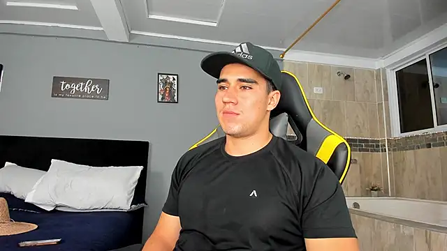 owengray2n online show from 01/23/25, 01:41