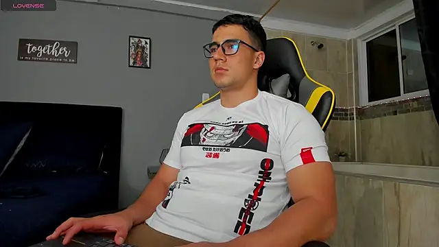 owengray2n online show from 02/26/25, 04:47