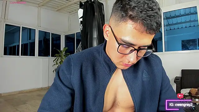 owengray2n online show from 03/17/25, 12:52