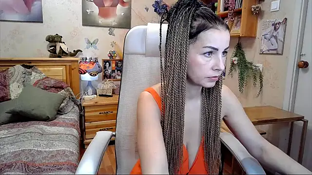 Snapshot of Kendra_Mom chatting on 02/11/25, 09:42 Kendra Mom online show from 02/11/25, 09:42