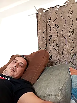 cesar and macarena online show from 02/22/25, 04:30