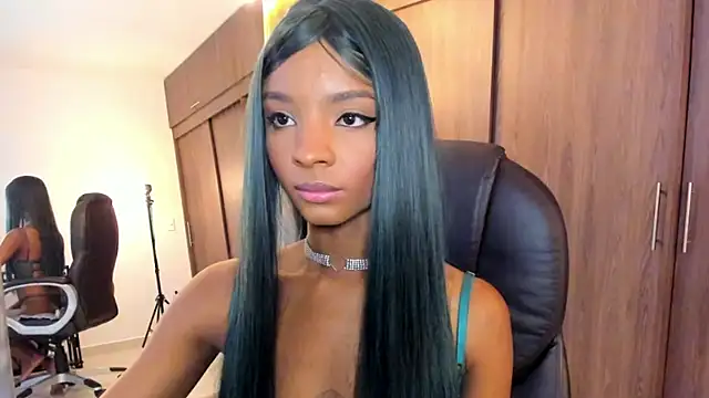 Snapshot of alikahouston4 chatting on 02/13/25, 04:22 alikahouston4 online show from 02/13/25, 04:22