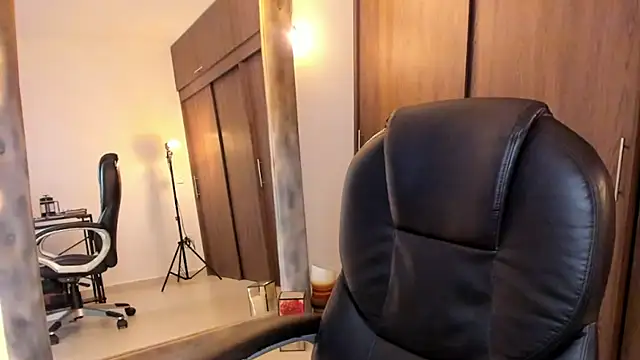 Snapshot of alikahouston4 chatting on 03/06/25, 08:19 alikahouston4 online show from 03/06/25, 08:19