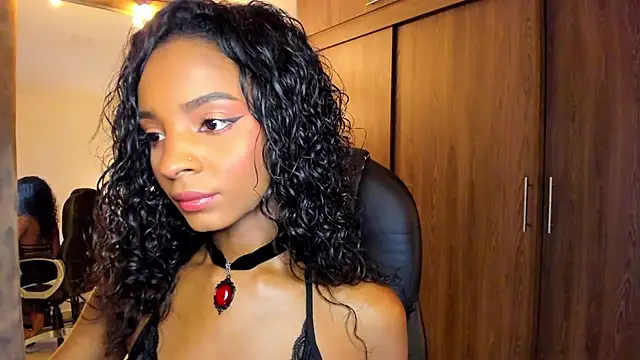 Snapshot of alikahouston4 chatting on 10/15/25, 02:44 alikahouston4 online show from 10/15/25, 02:44