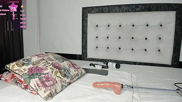 SelenaGmez online show from 01/21/25, 10:08