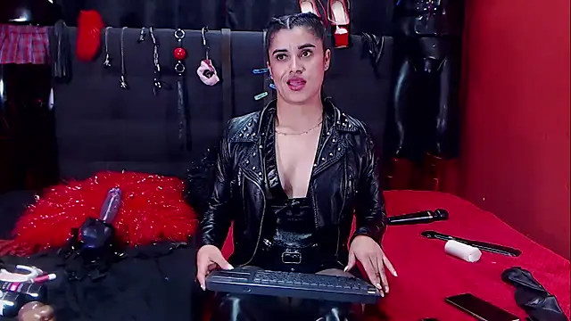 Hannamariana online show from 02/05/25, 04:25