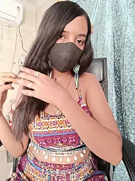 Parinaaz18 online show from 05/18/26, 01:13