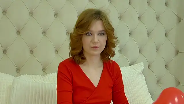 Snapshot of LessySmith chatting on 02/14/25, 03:58 LessySmith online show from 02/14/25, 03:58