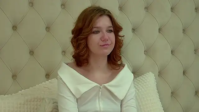 Snapshot of LessySmith chatting on 03/07/25, 11:38 LessySmith online show from 03/07/25, 11:38