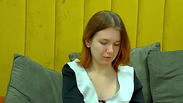 Snapshot of LessySmith chatting on 11/08/25, 04:23 LessySmith online show from 11/08/25, 04:23