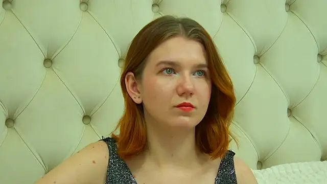 Snapshot of LessySmith chatting on 11/16/25, 04:45 LessySmith online show from 11/16/25, 04:45