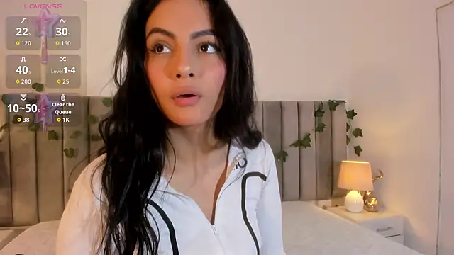 kareena basu online show from 04/06/26, 04:19