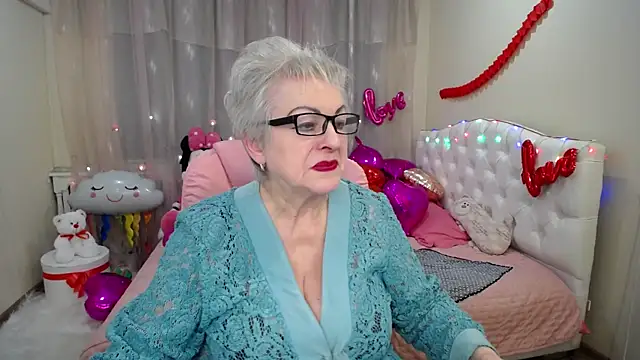 KayleSmoll online show from 02/02/25, 10:28