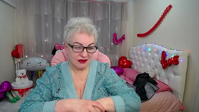 KayleSmoll online show from 02/12/25, 07:35