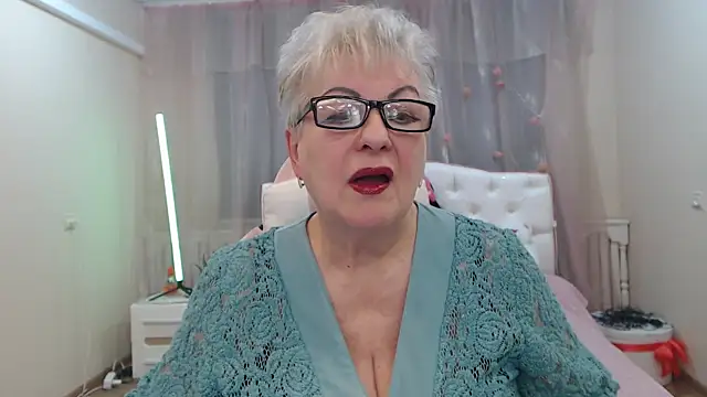 KayleSmoll online show from 11/21/25, 07:45