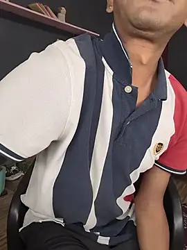 Snapshot of richardjames95 chatting on 11/21/25, 06:39 richardjames95 online show from 11/21/25, 06:39