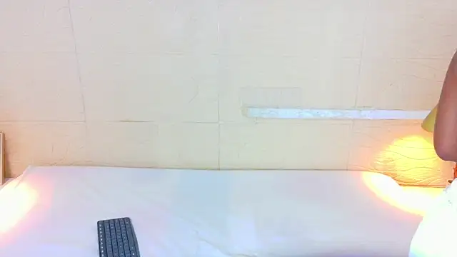 Shamiraa moore online show from 12/19/25, 06:37