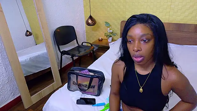 Shamiraa moore online show from 02/03/26, 06:46