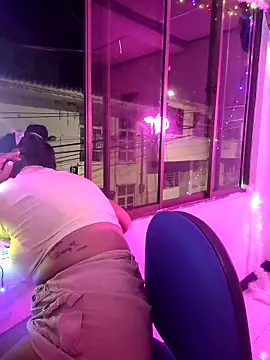 Snapshot of Sofythom1 chatting on 12/05/24, 03:37 Sofythom1 online show from 12/05/24, 03:37