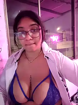 Snapshot of Sofythom1 chatting on 01/27/25, 03:47 Sofythom1 online show from 01/27/25, 03:47