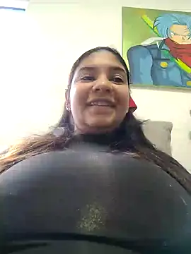 Snapshot of Sofythom1 chatting on 02/07/25, 10:30 Sofythom1 online show from 02/07/25, 10:30