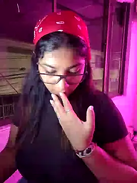 Snapshot of Sofythom1 chatting on 02/08/25, 02:26 Sofythom1 online show from 02/08/25, 02:26