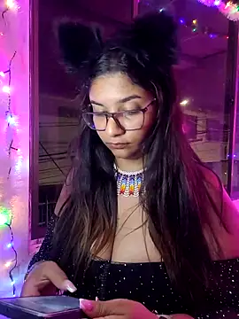 Snapshot of Sofythom1 chatting on 03/12/25, 04:30 Sofythom1 online show from 03/12/25, 04:30