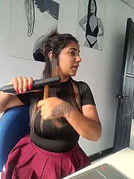 Snapshot of Sofythom1 chatting on 10/18/25, 09:37 Sofythom1 online show from 10/18/25, 09:37