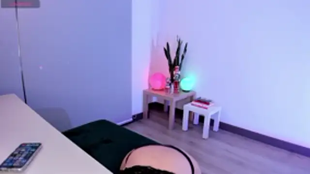 Kaarla    online show from 12/21/25, 02:41