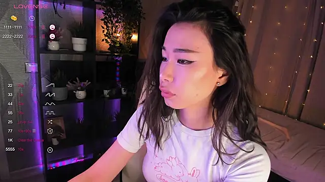 Snapshot of sensualily chatting on 10/09/25, 02:15 sensualily online show from 10/09/25, 02:15