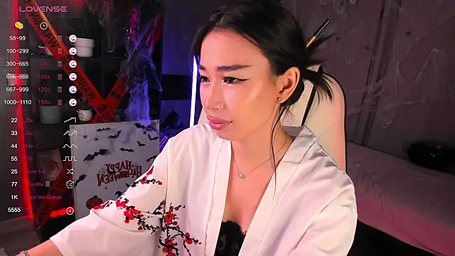 Snapshot of sensualily chatting on 10/29/25, 01:57 sensualily online show from 10/29/25, 01:57